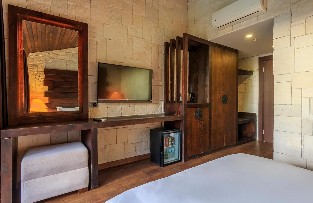 Manaspark Deluxe Hotel-1